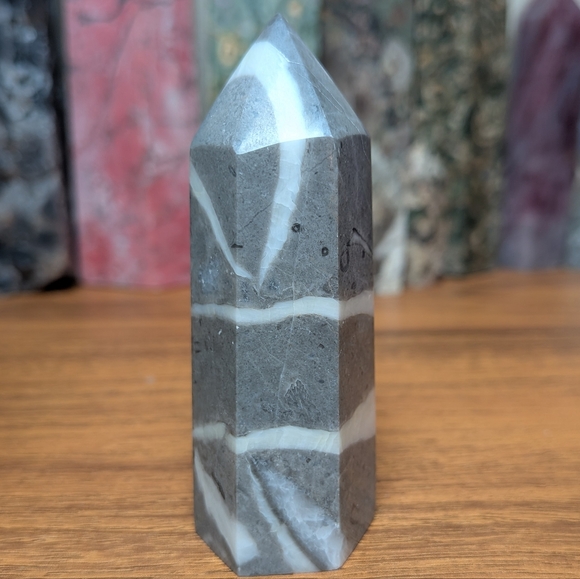 Shell Jasper Crystal Tower - Picture 3 of 3